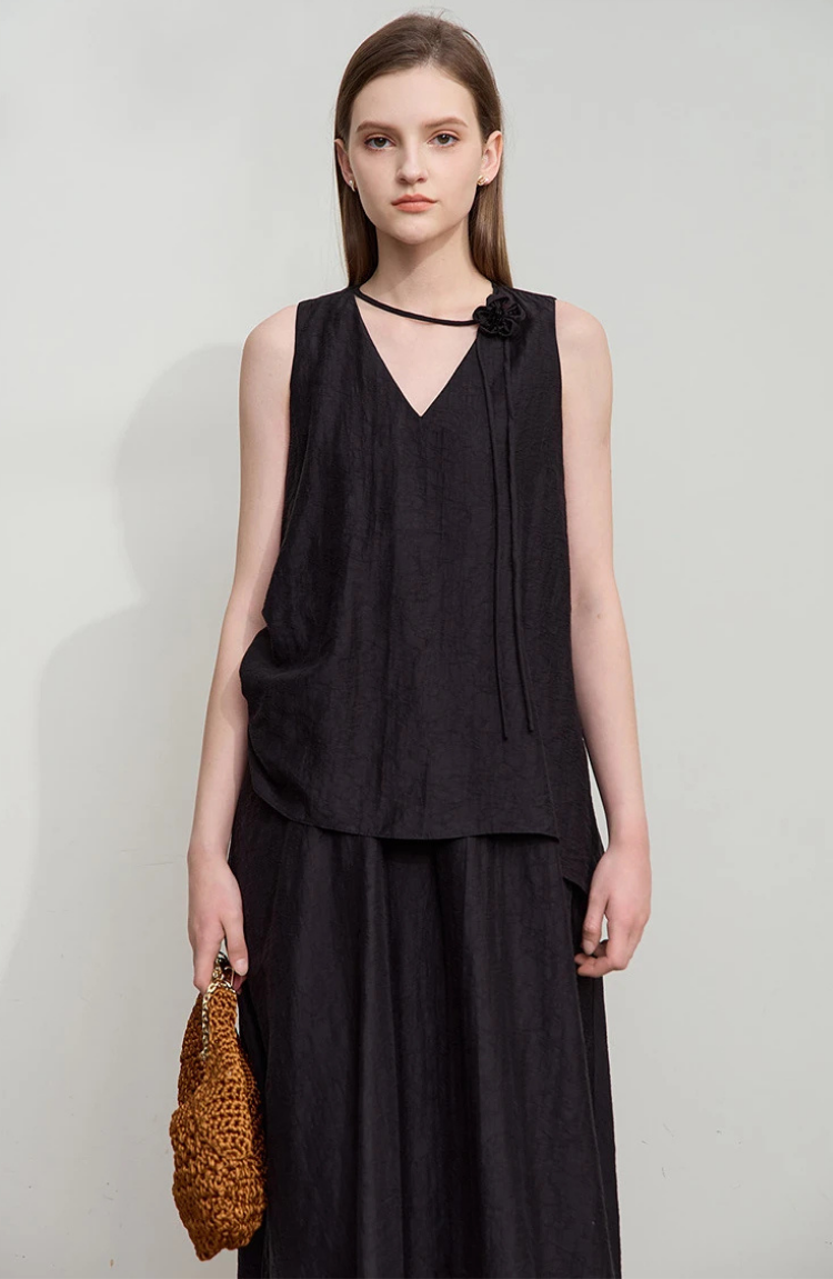 Sleeveless Tie-Neck Crinkled Midi Dress