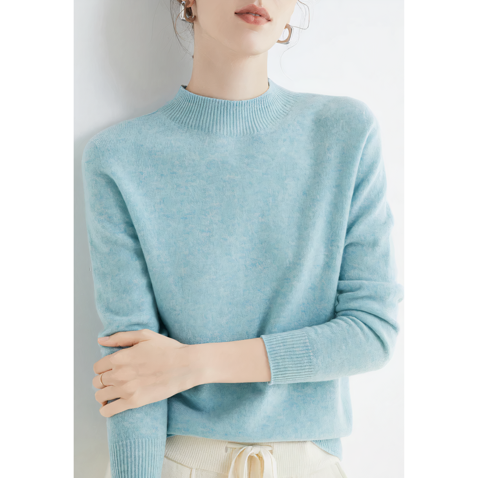 Knit Crew Neck Sweater for Women with Ribbed Cuffs