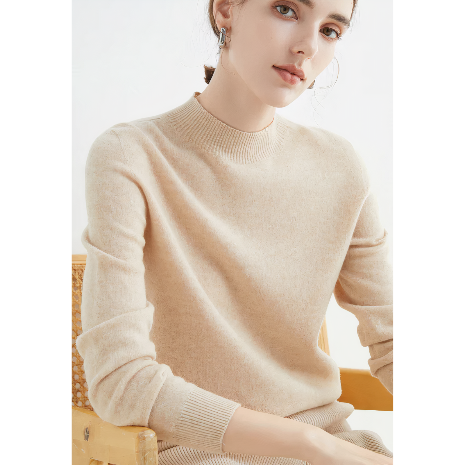 Knit Crew Neck Sweater for Women with Ribbed Cuffs
